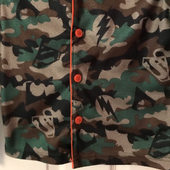 Justice League Camouflage Pajama Top Boys 6/7 - Picture 5 of 11
